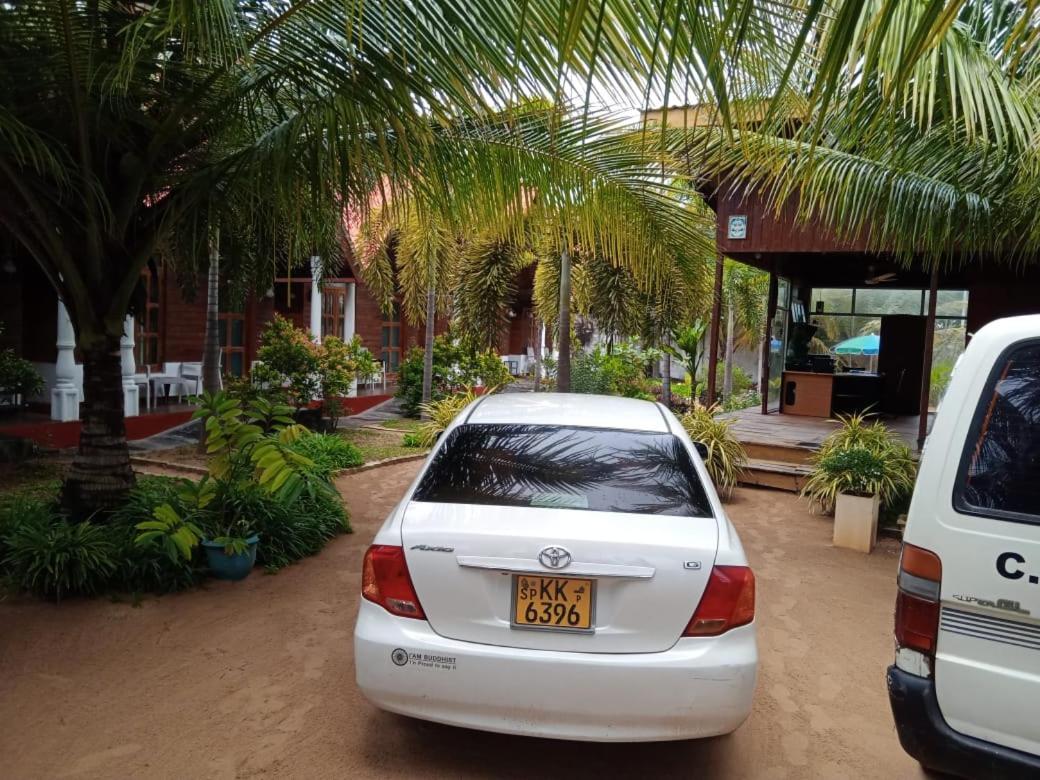Elegant Green Beach Resort Trincomalee Exterior photo