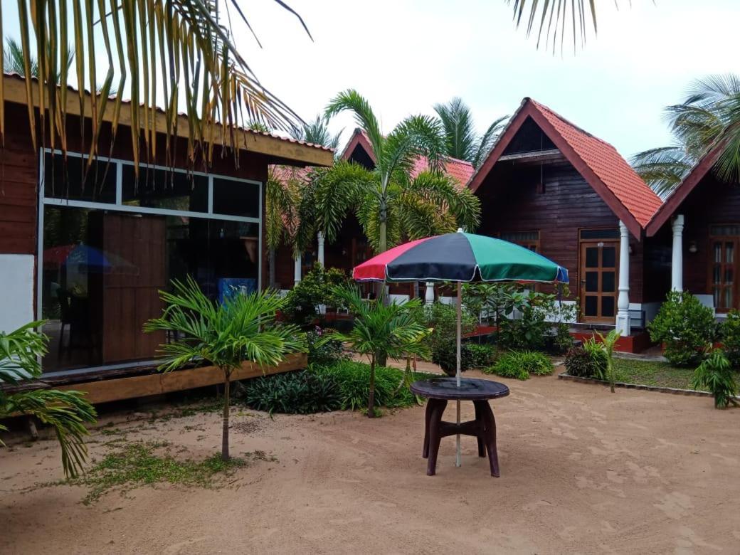 Elegant Green Beach Resort Trincomalee Exterior photo