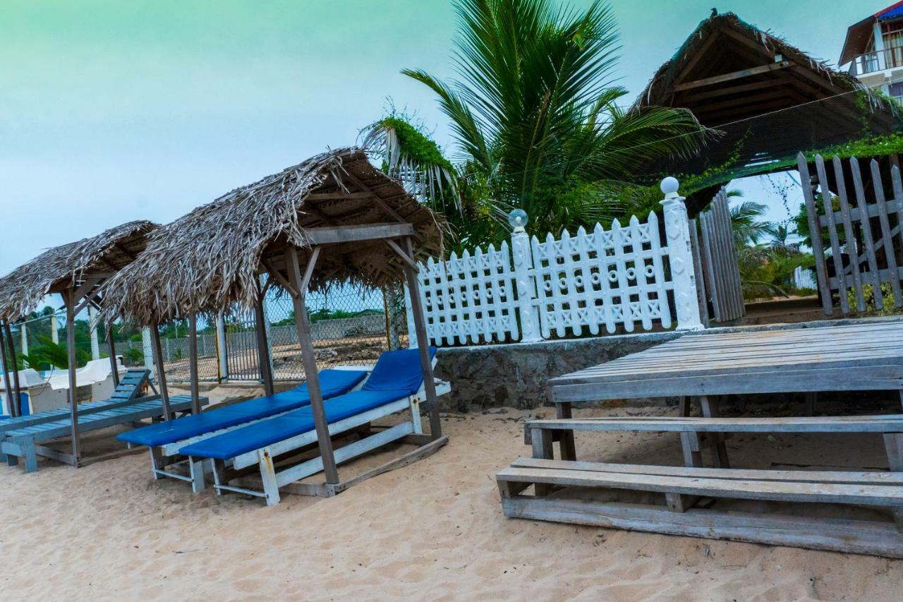 Elegant Green Beach Resort Trincomalee Exterior photo